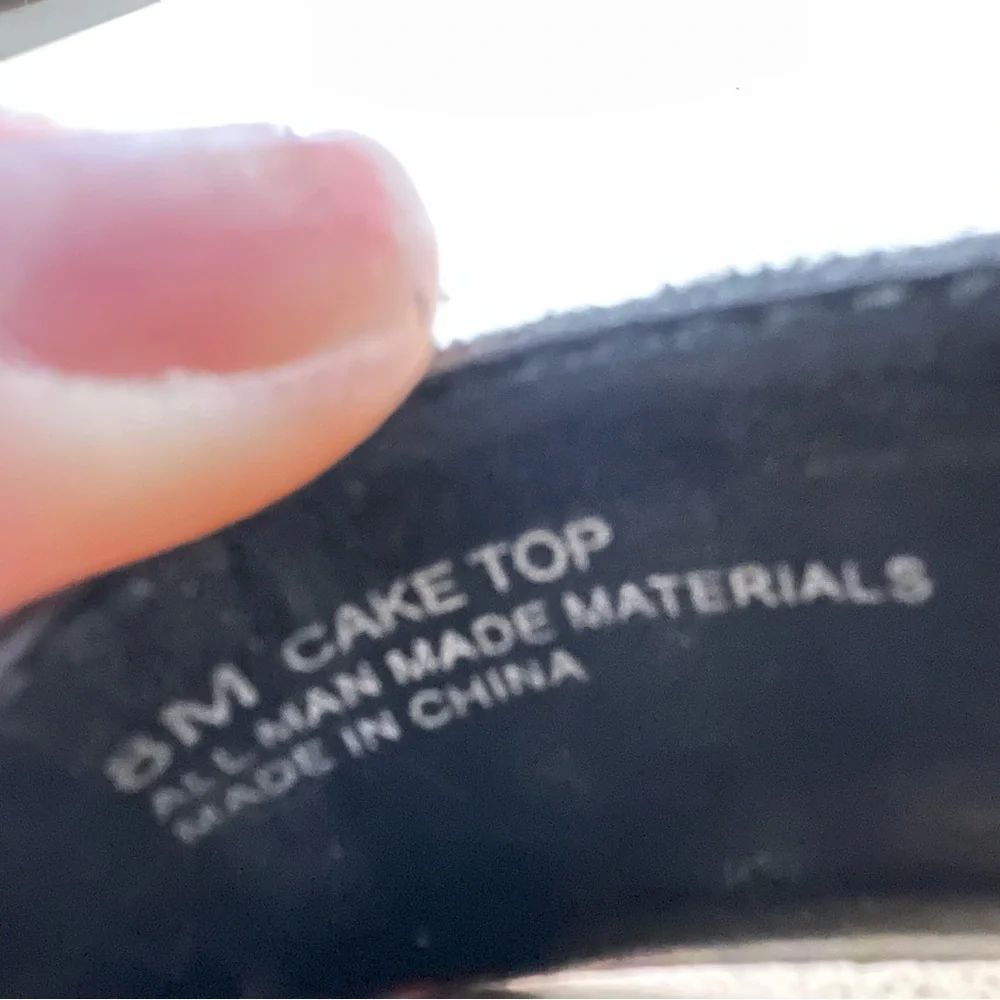 N/A they both sandals